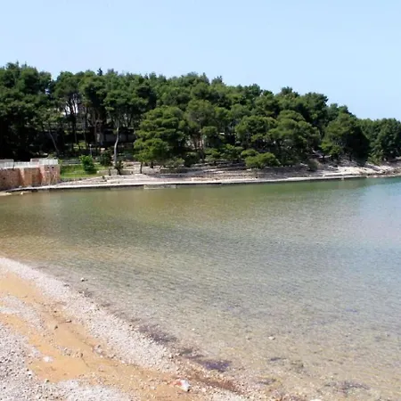Apartment Dari - 120 M From Sea Jelsa (Hvar)