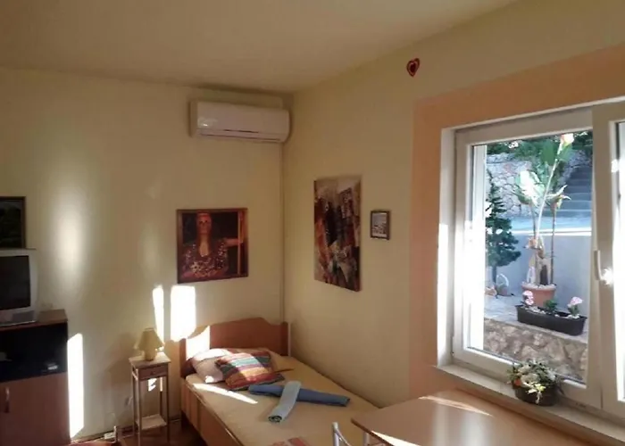 Dari Apartment *