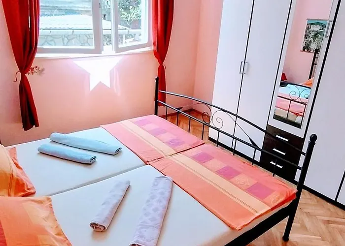 Dari Apartment Jelsa (Hvar)