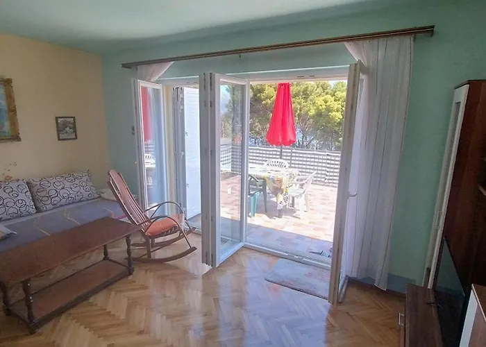 Apartment Dari Jelsa (Hvar)