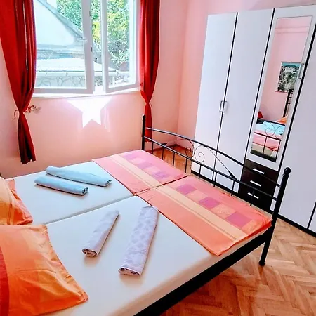 Dari Apartament Jelsa (Hvar)